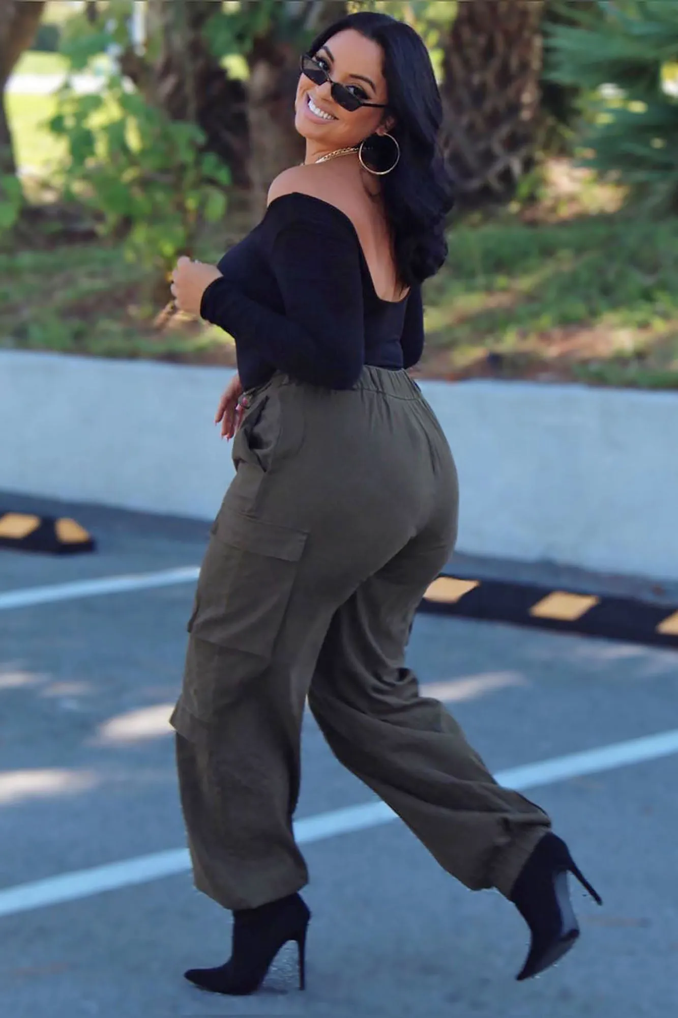 Amelia Oversized Cargo Pants - Olive