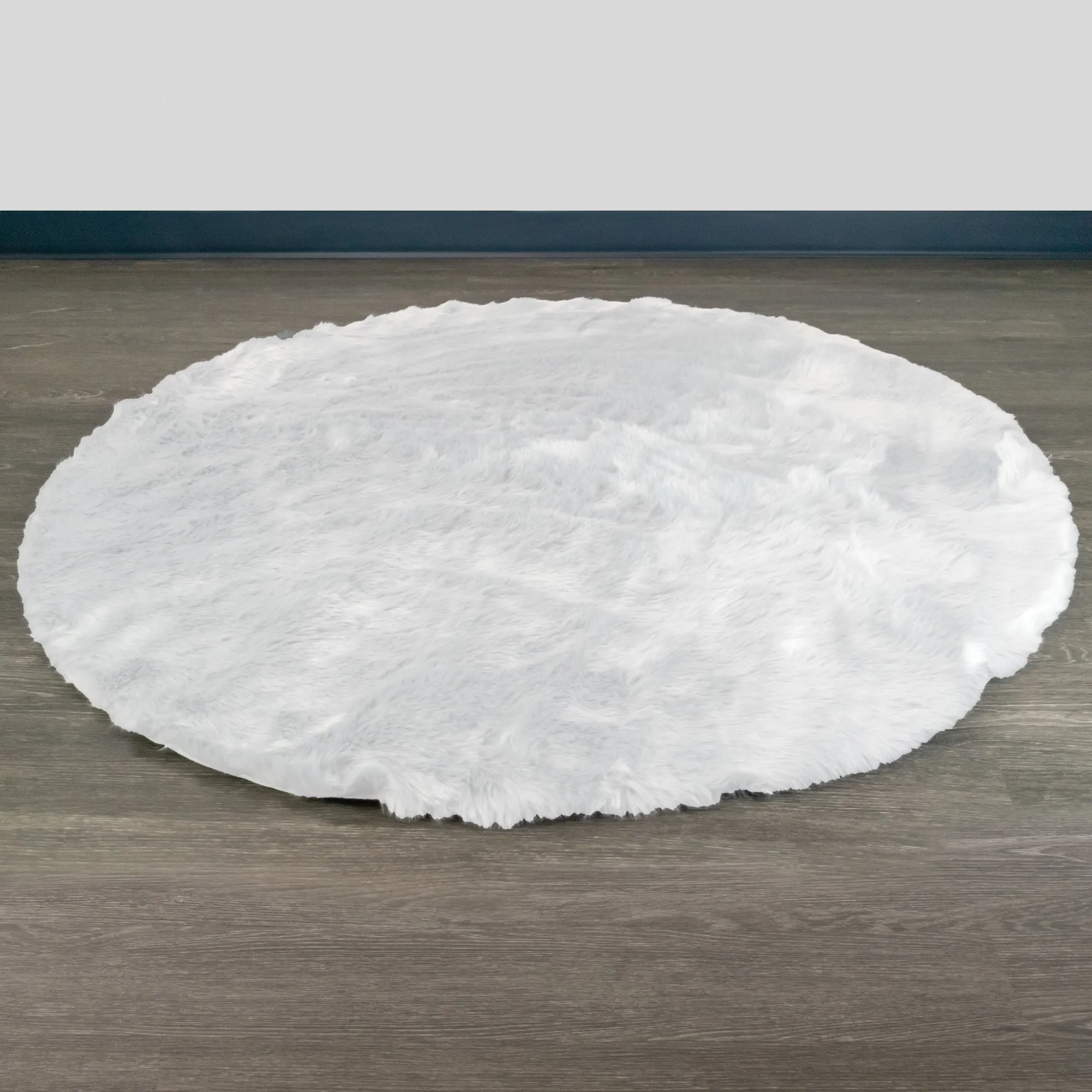 Aurora White Round Faux Fur Area Rug 5 Foot Wide